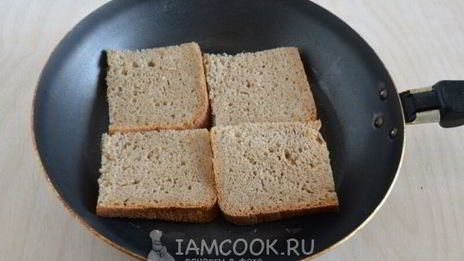 тосты с арахисовым маслом и джемом