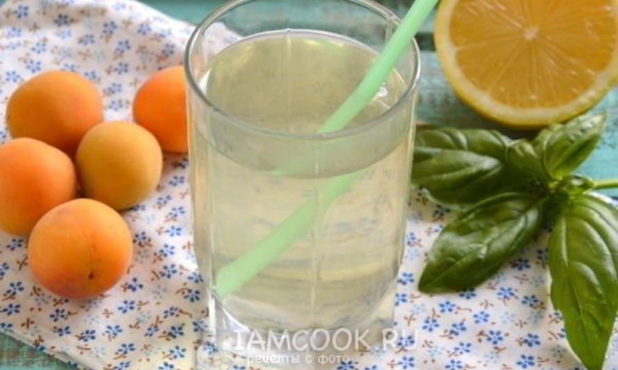 Рецепт абрикосового компота с базиликом и лимоном