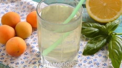 абрикосовый компот с базиликом и лимоном