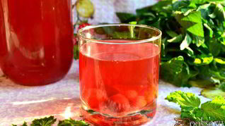 Компот из клубники и черешни с мятой