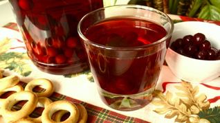 Компот из вишни с косточками вишневый на зиму