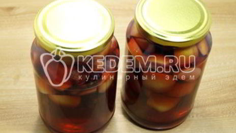 компот из яблок и черной смородины