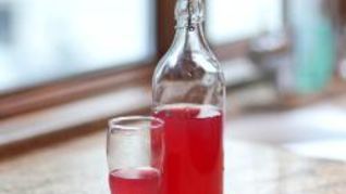 Компот из яблок и замороженных ягод