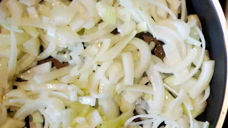 лечо с колбасой