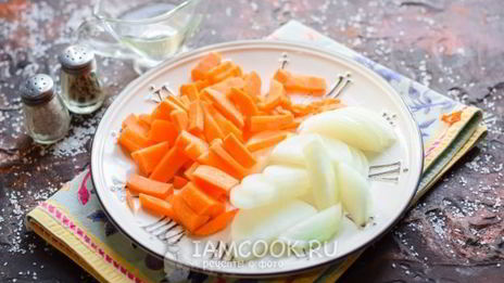 лечо с морковью и томатной пастой