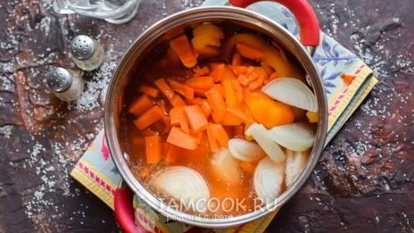 лечо с морковью и томатной пастой