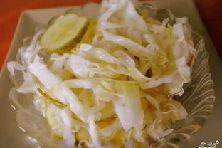 Быстрая маринованная капуста с огурцами