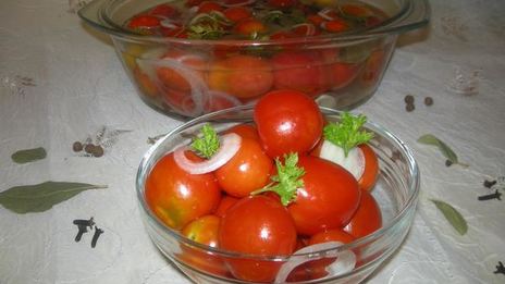 быстро маринованные помидорчики