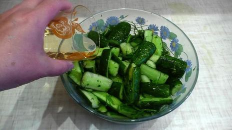 быстрые маринованные огурцы в пакете