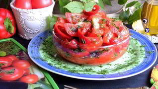 Быстрые маринованные томаты и перцы