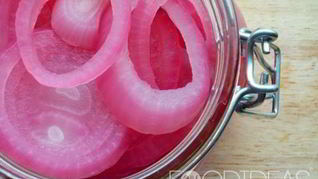 Маринованный красный лук