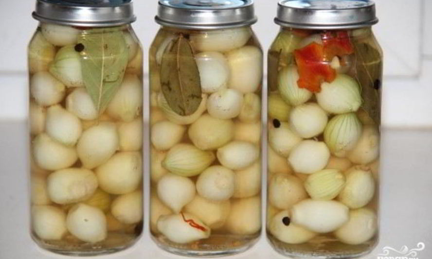 Рецепт маринованного лука в банках на зиму