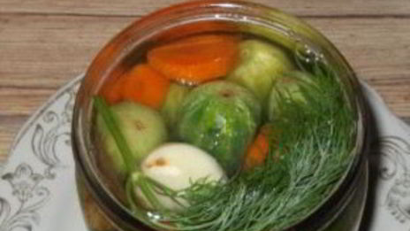 маринованные огурцы с морковкой и луком