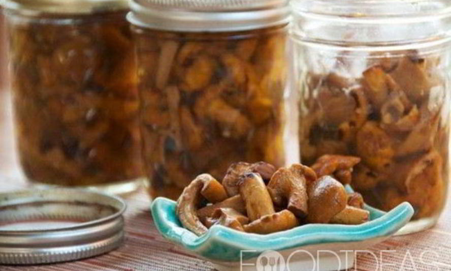 Рецепт маринованных рыжиков на зиму горячим способом, с уксусом