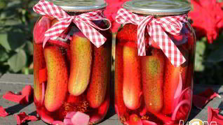 Огурчики маринованные алые паруса