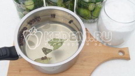 огурцы маринованные резанные с перцем