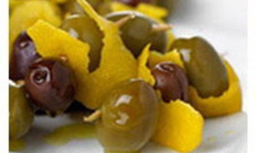 Рецепт оливок, маринованных в водке, джине и вермуте