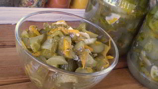 Огурчики с морковью на зиму