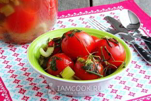 Помидоры, квашенные с чесноком и зеленью