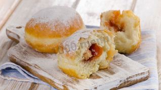 Пончики с повидлом