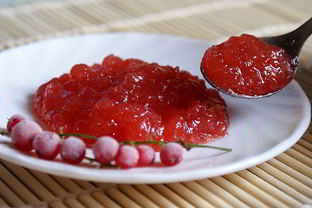 Яблочное повидло с красной смородиной