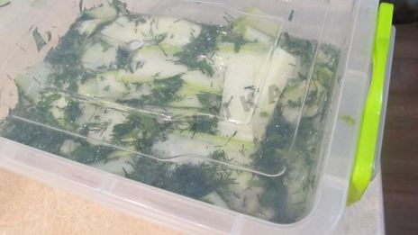 быстрые малосольные кабачки