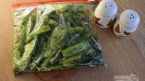 быстрые огурцы малосольные в пакете