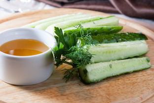 Малосольные огурцы с медом