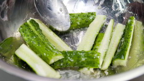 малосольные огурцы с медом