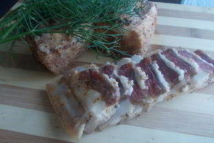 Сало соленое со специями и чесноком