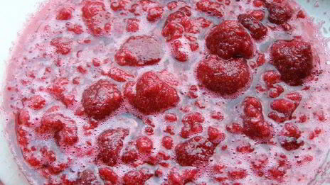 пончики бюни с малиновым вареньем