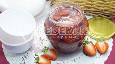 варенье из клубники с целыми ягодами