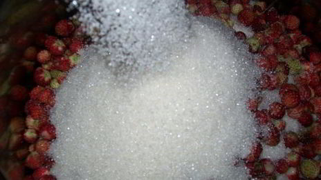 варенье земляника с сахаром