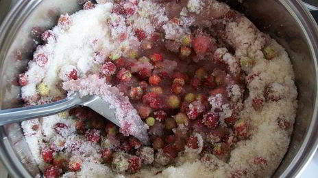 варенье земляника с сахаром