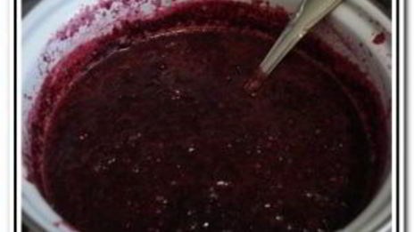 вишневое варенье с миндалем и шоколадом