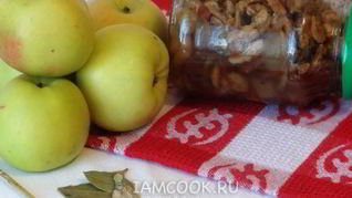 Яблочное варенье с грецкими орехами