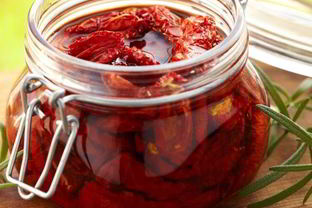 Вяленые помидоры с розмарином