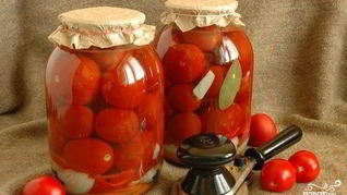 Засолка помидоров с луком на зиму