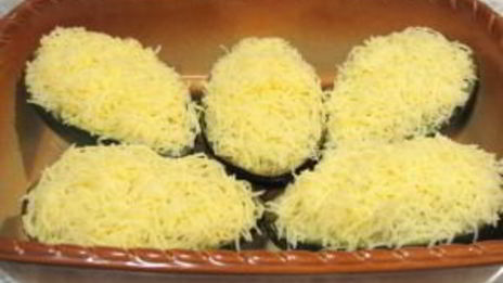 авокадо, фаршированное куриным филе