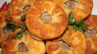 Пышные беляши с мясным фаршем по-домашнему