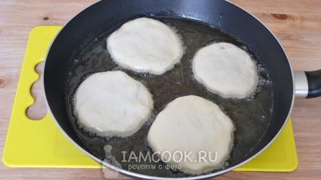 татарские беляши с мясом