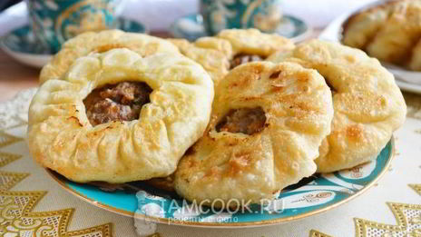 татарские беляши с мясом