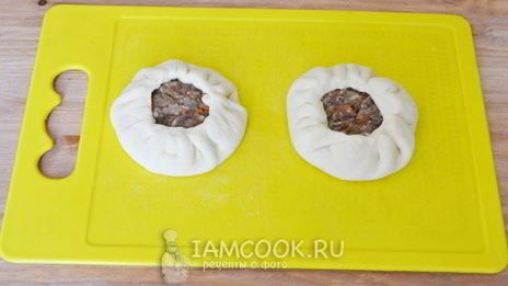 татарские беляши с мясом
