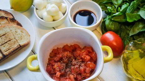 брускетта капрезе