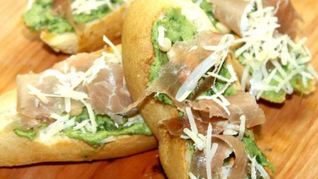 Брускетта с авокадо