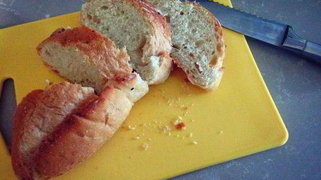 брускетта с баклажанами, мятой и топпингом