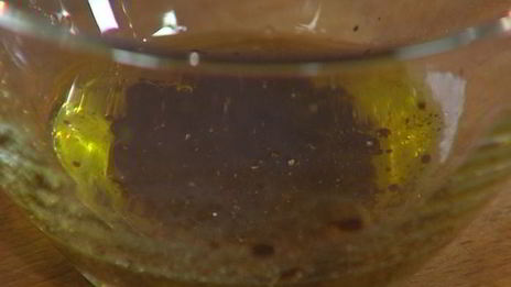 брускетта с чечевицей, фетой и цукини