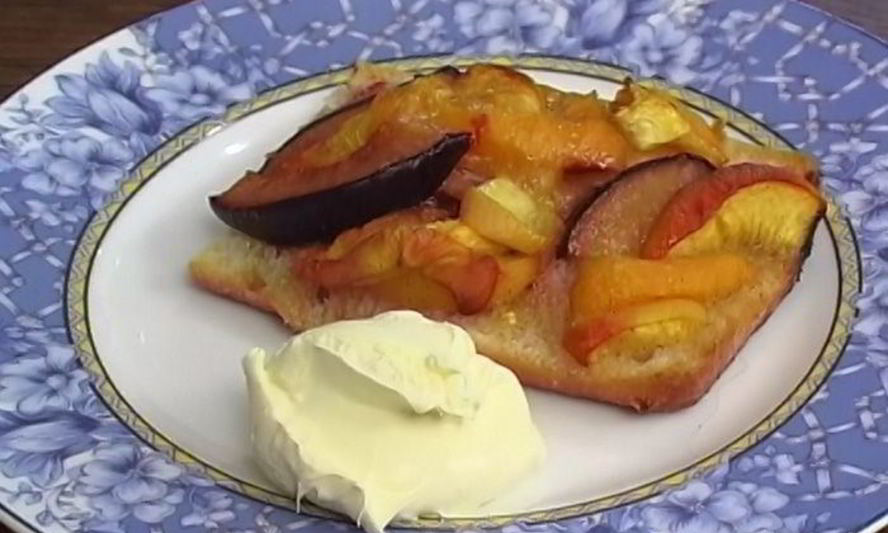 Рецепт брускетты с фруктами