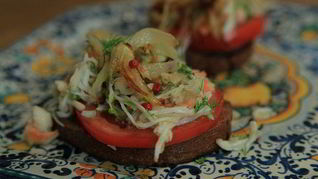 Брускетта с крабами