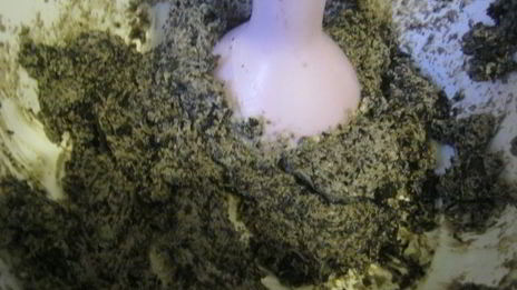 брускетта с кремом из маслин и помидорами